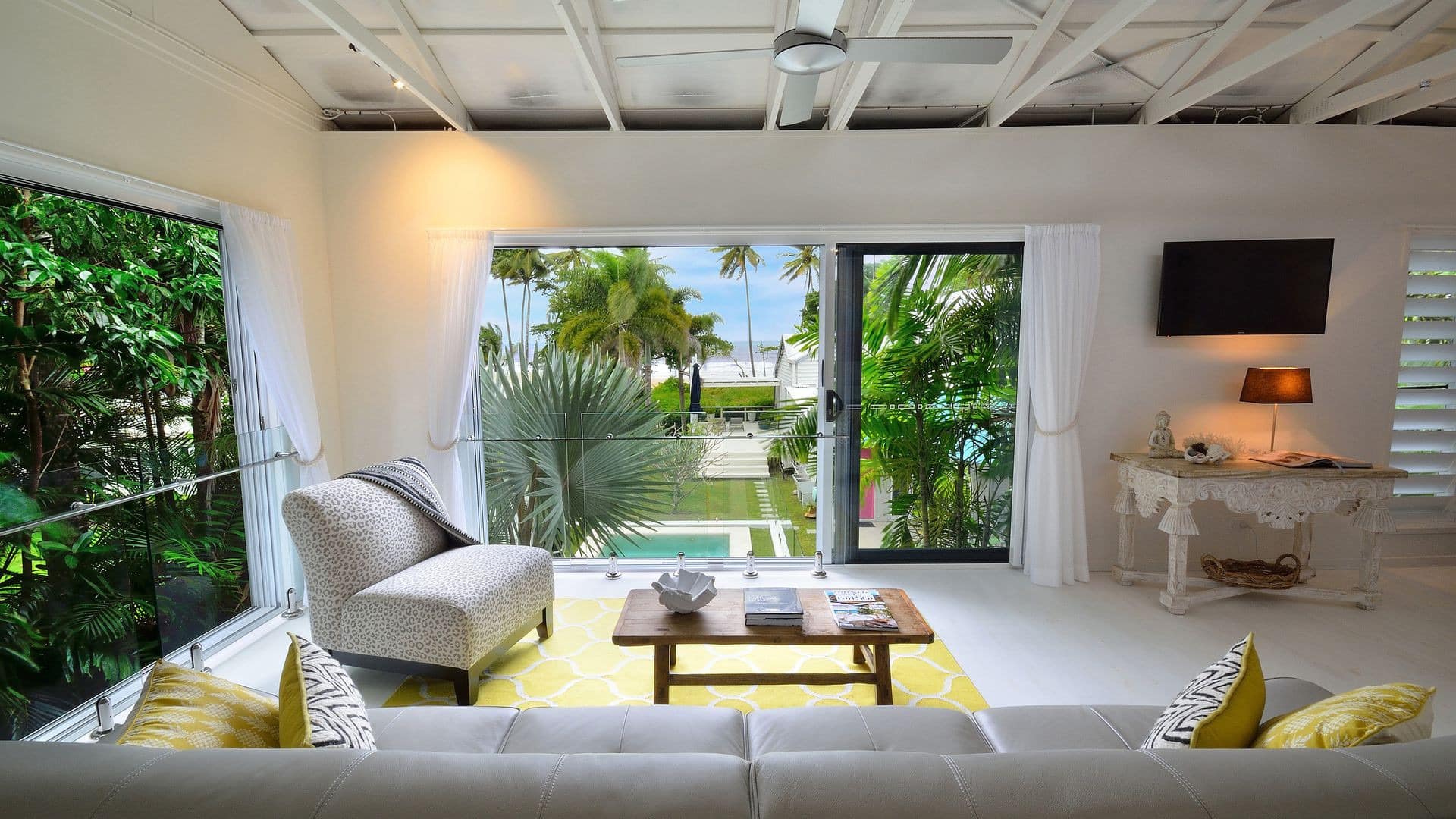 Discover rainforest or reef from Mission Beach house rentals
