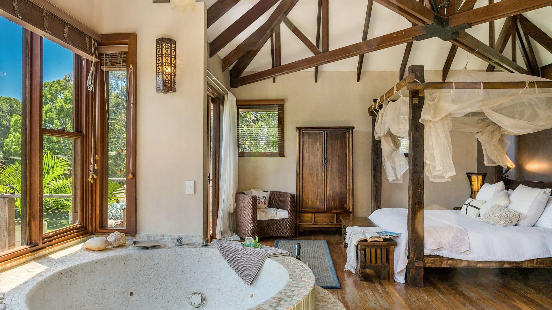 Unwind in plush Lennox Head accommodation