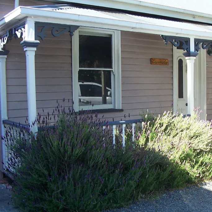 Front view of quaint cottage