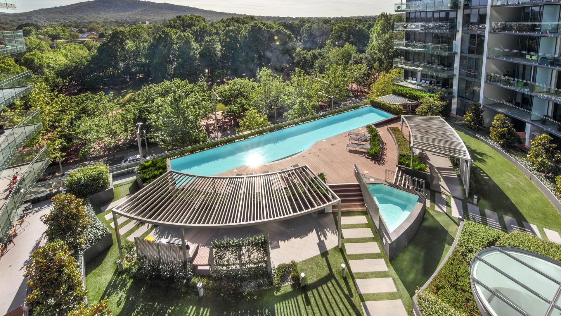 Save money with a cheap accommodation in Canberra