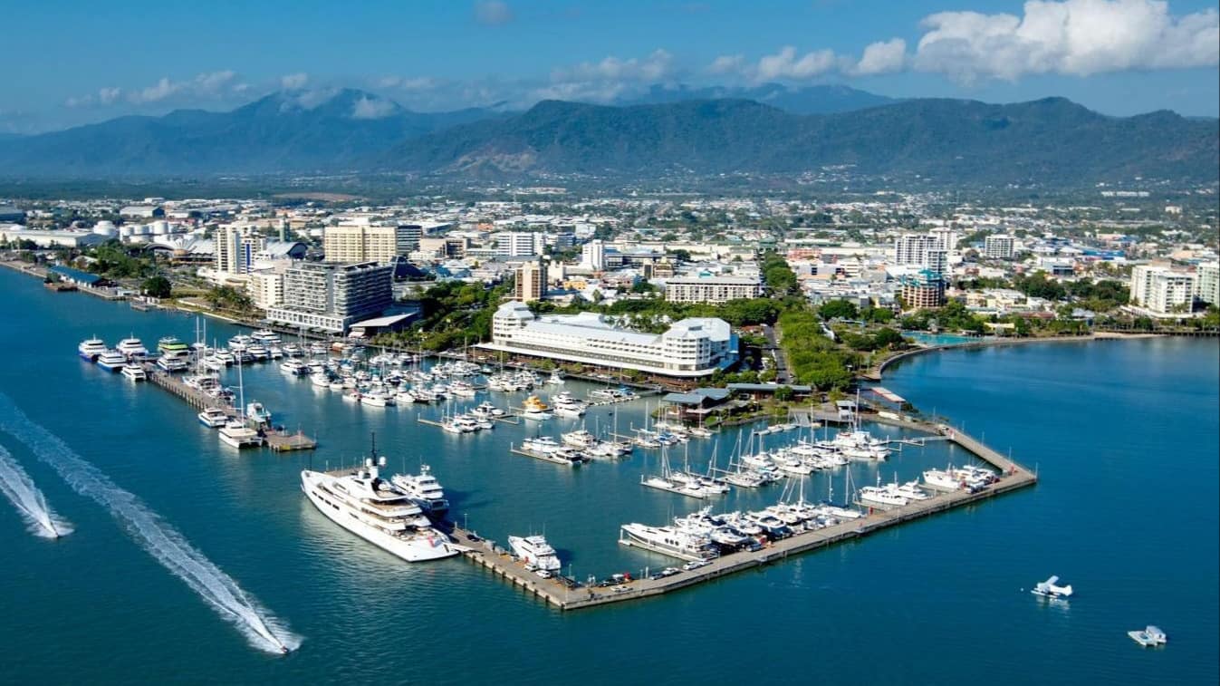 Experience an idyllic tropical holiday with cheap accommodation in Cairns