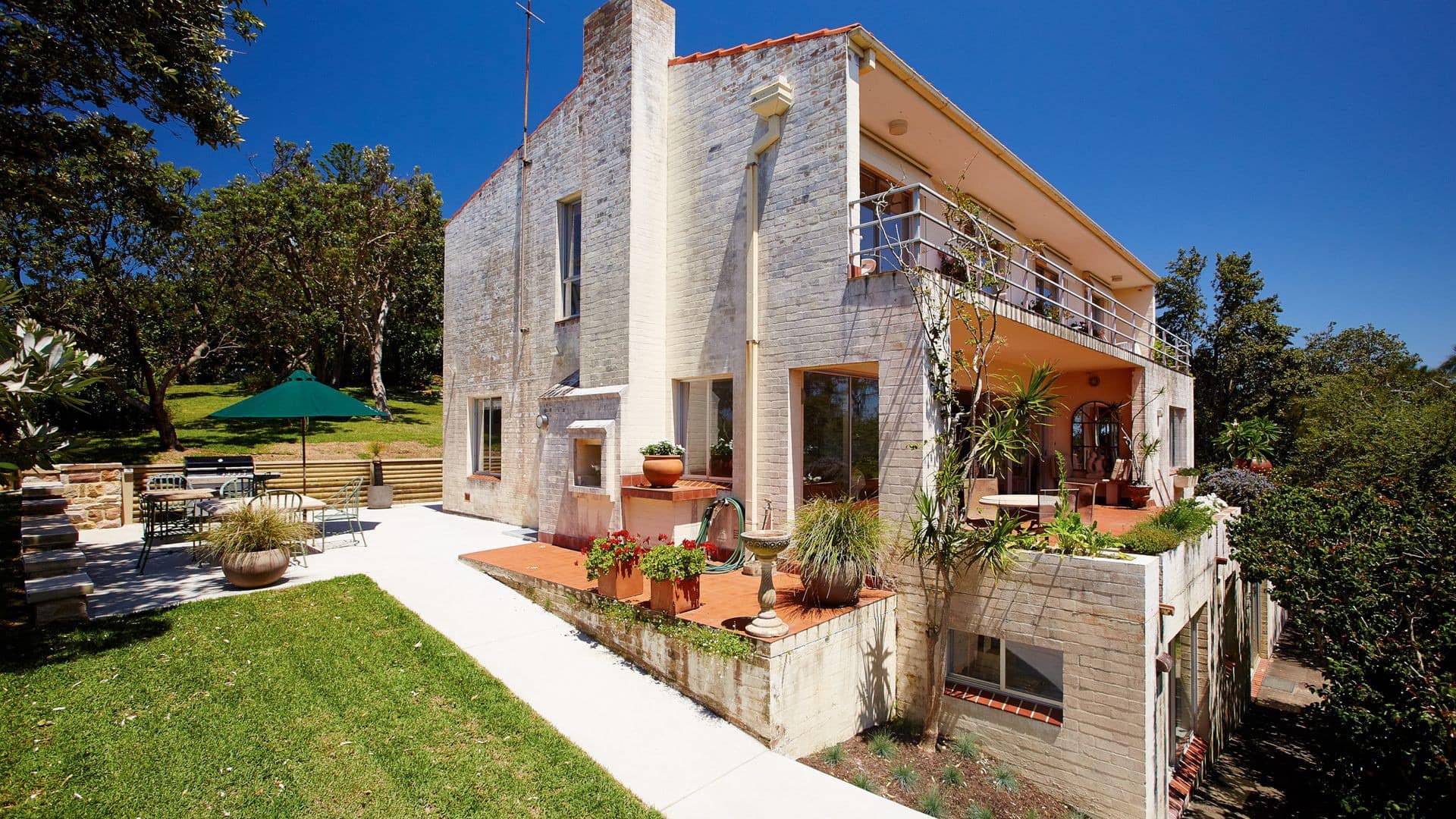 Relax between the headlands at an Avoca Beach holiday house