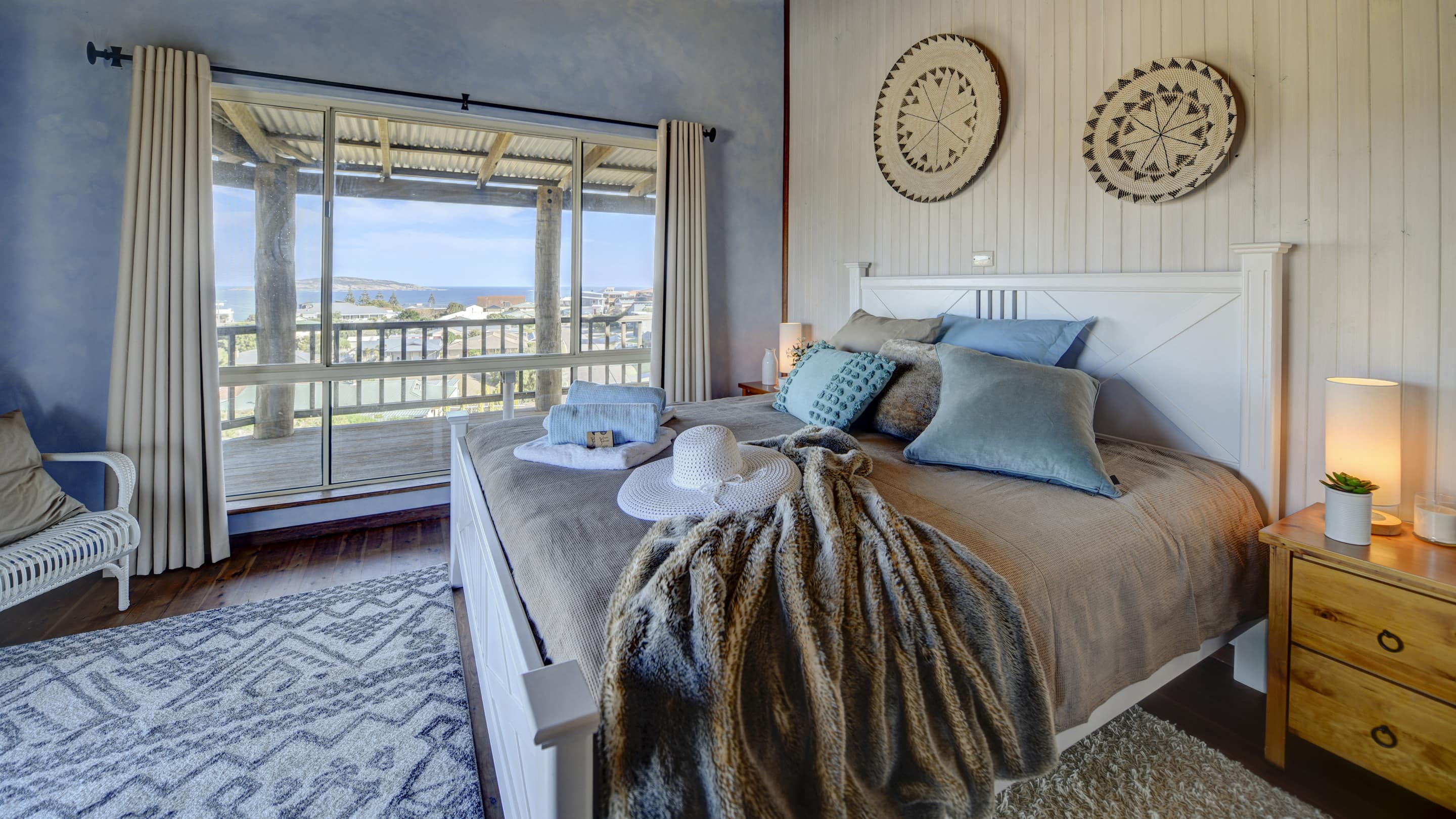 Venture through the Golden State with your furry friend from pet-friendly accommodation in WA