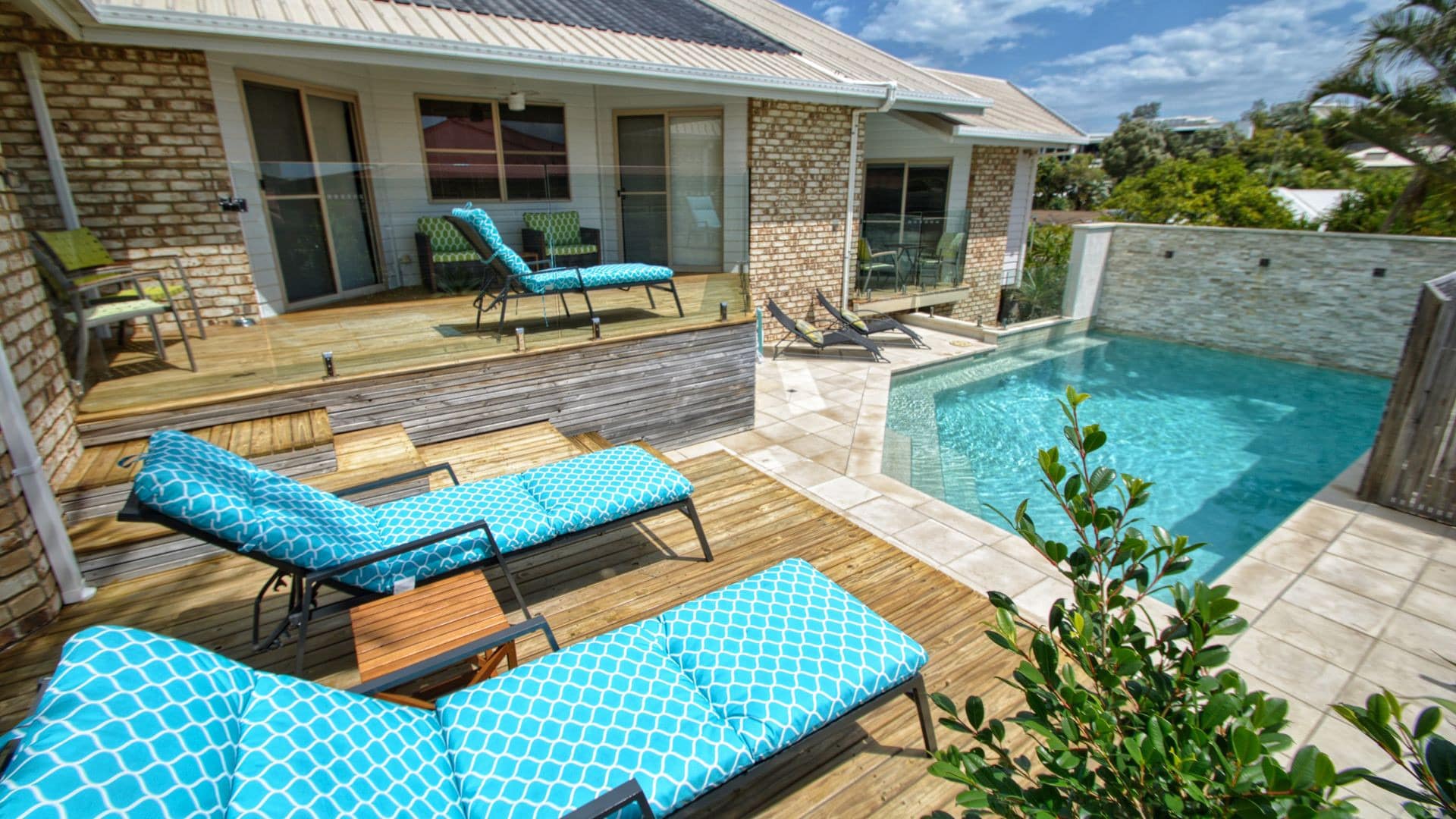 Cottages to condos in Noosa accommodation at the beachfront