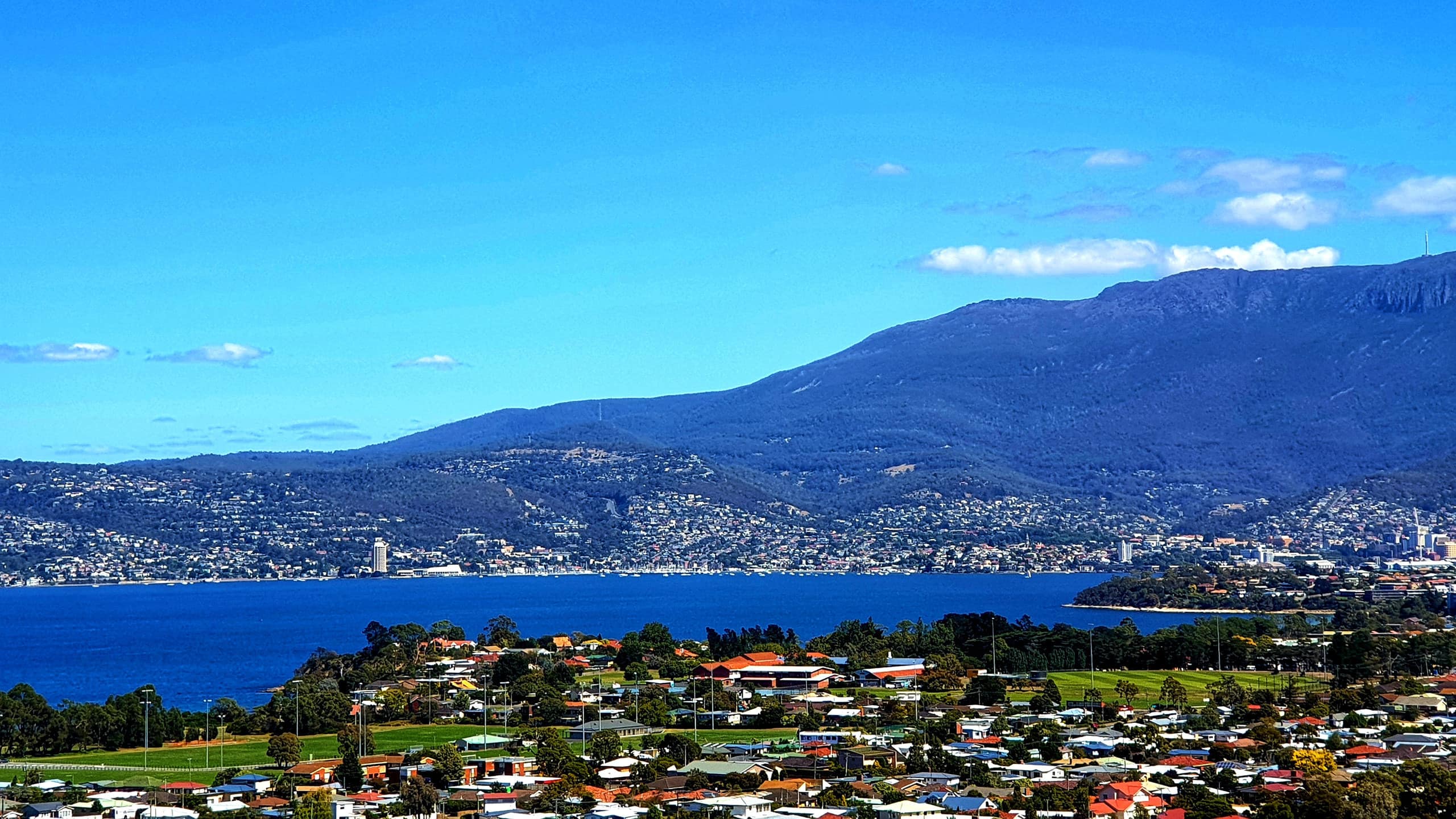 Save money with cheap accommodation in Hobart