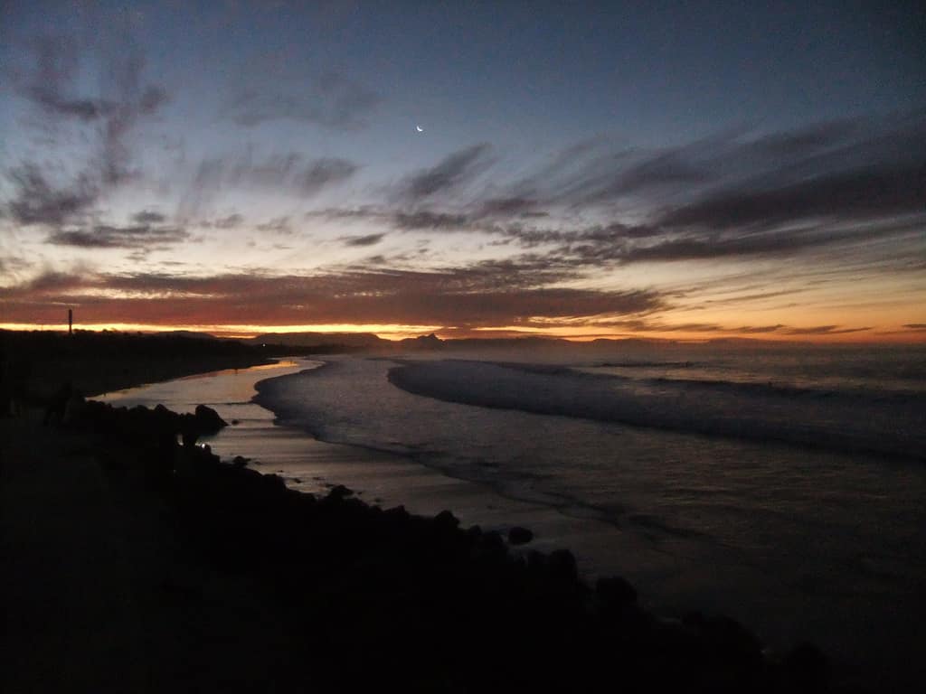 the hippie side of byron bay - Byron Bay hippie sunset