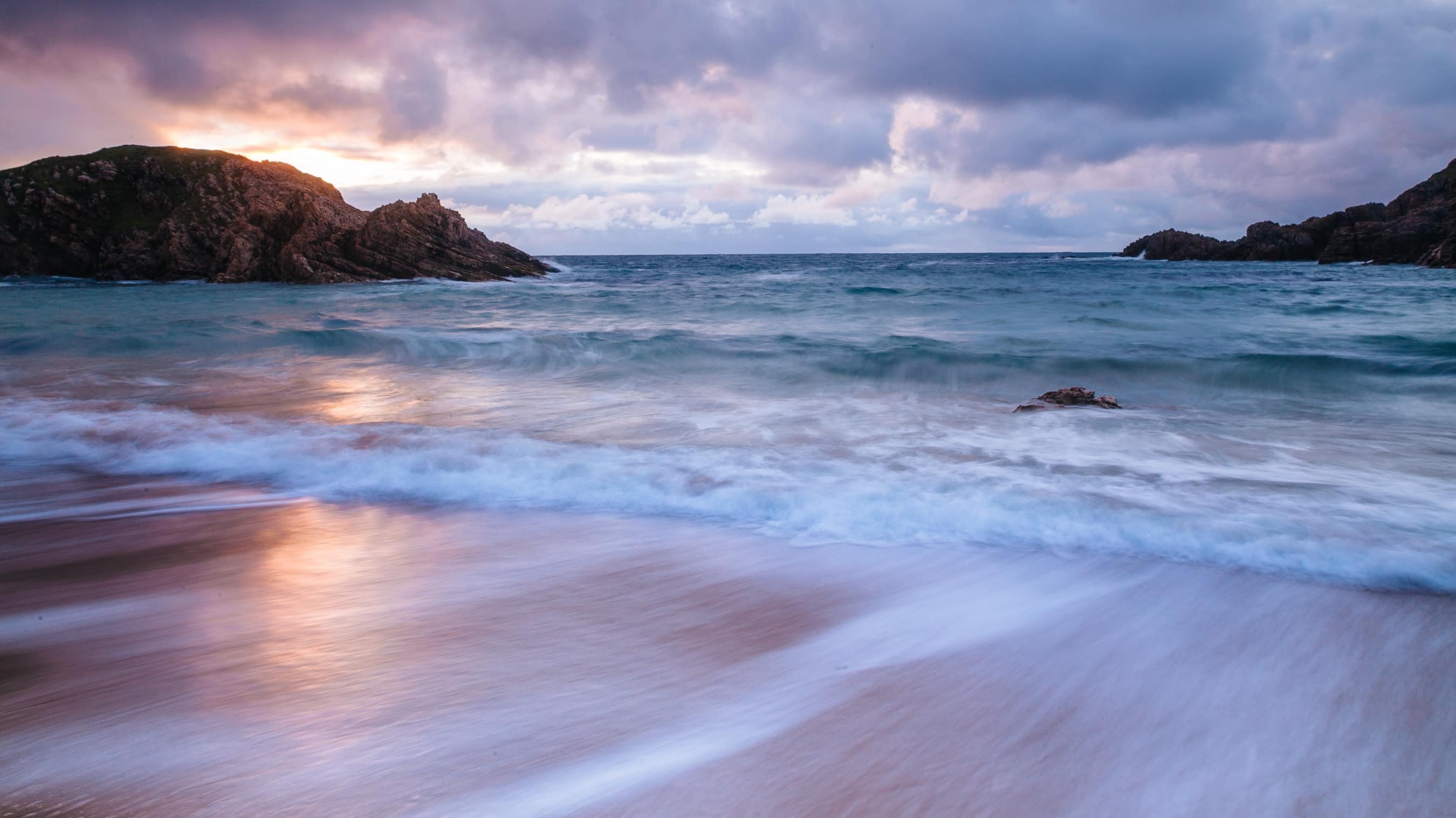 Settle in and enjoy a shining seaside destination by booking a quality Shellharbour accommodation