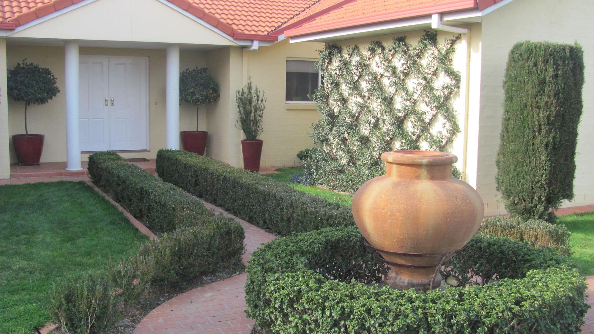 Learn about and explore a rural cathedral city with a quality Wangaratta accommodation