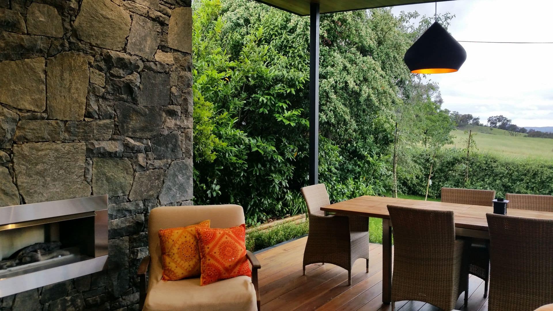 See the Australian capital with a pet-friendly accommodation in Canberra