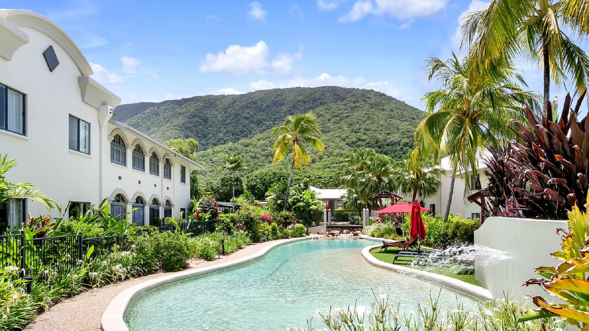 Relish a tropical paradise with Palm Cove accommodation