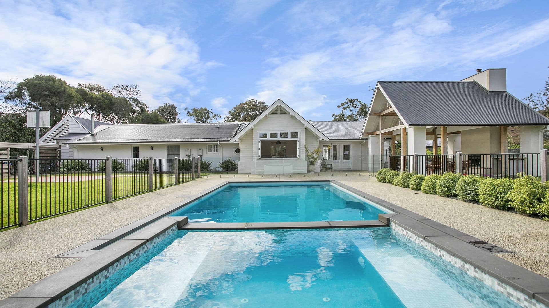 Relax in a seaside Ocean Grove accommodation