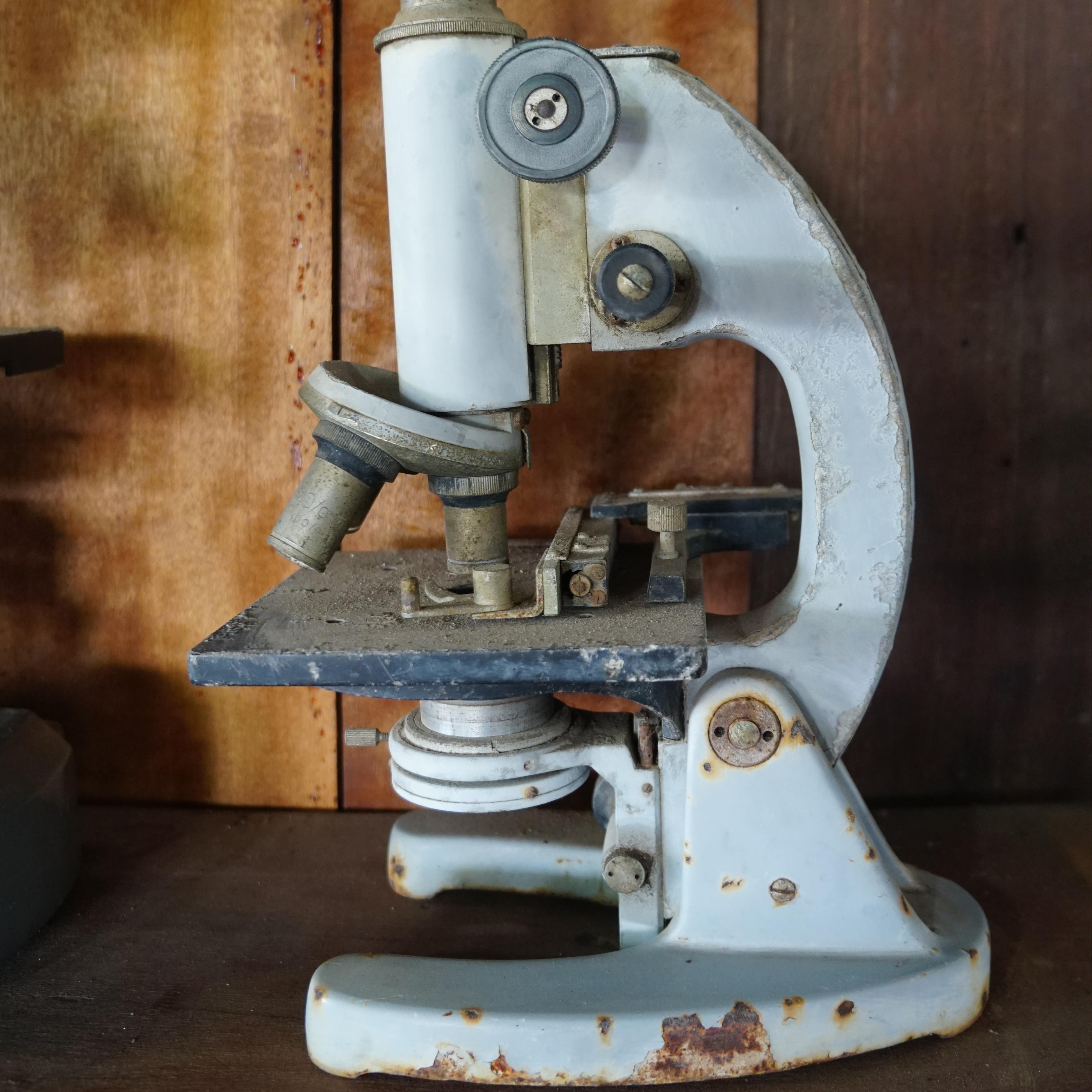 An antique microscope on display in museum