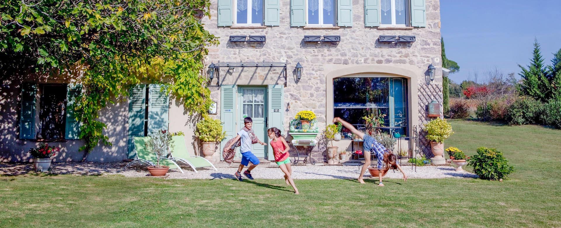 5 family holiday traditions to start on your next trip