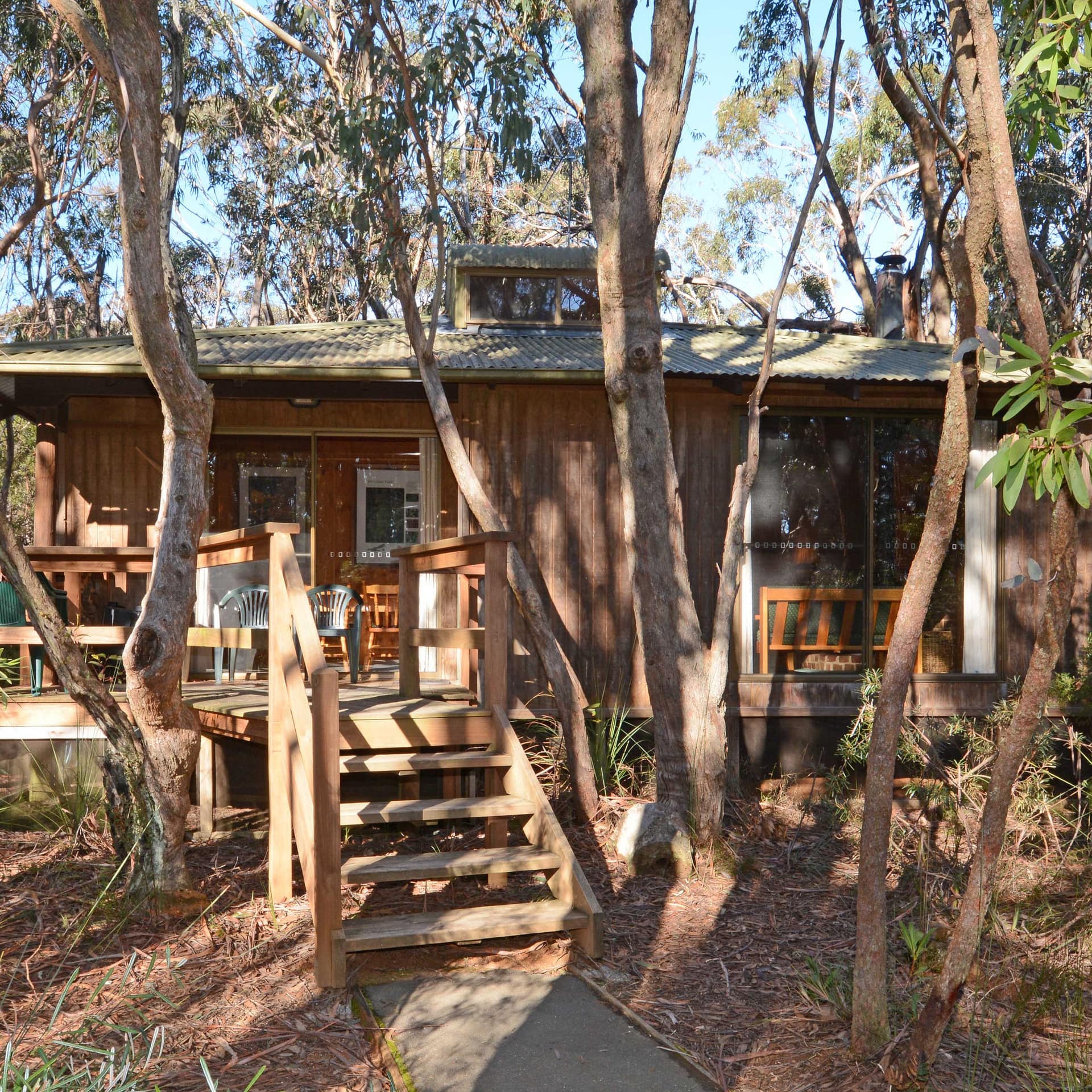 2-bedroom Jemby-Rinjah eco-cabin set in bushland of National Park with a small front porch for relaxing