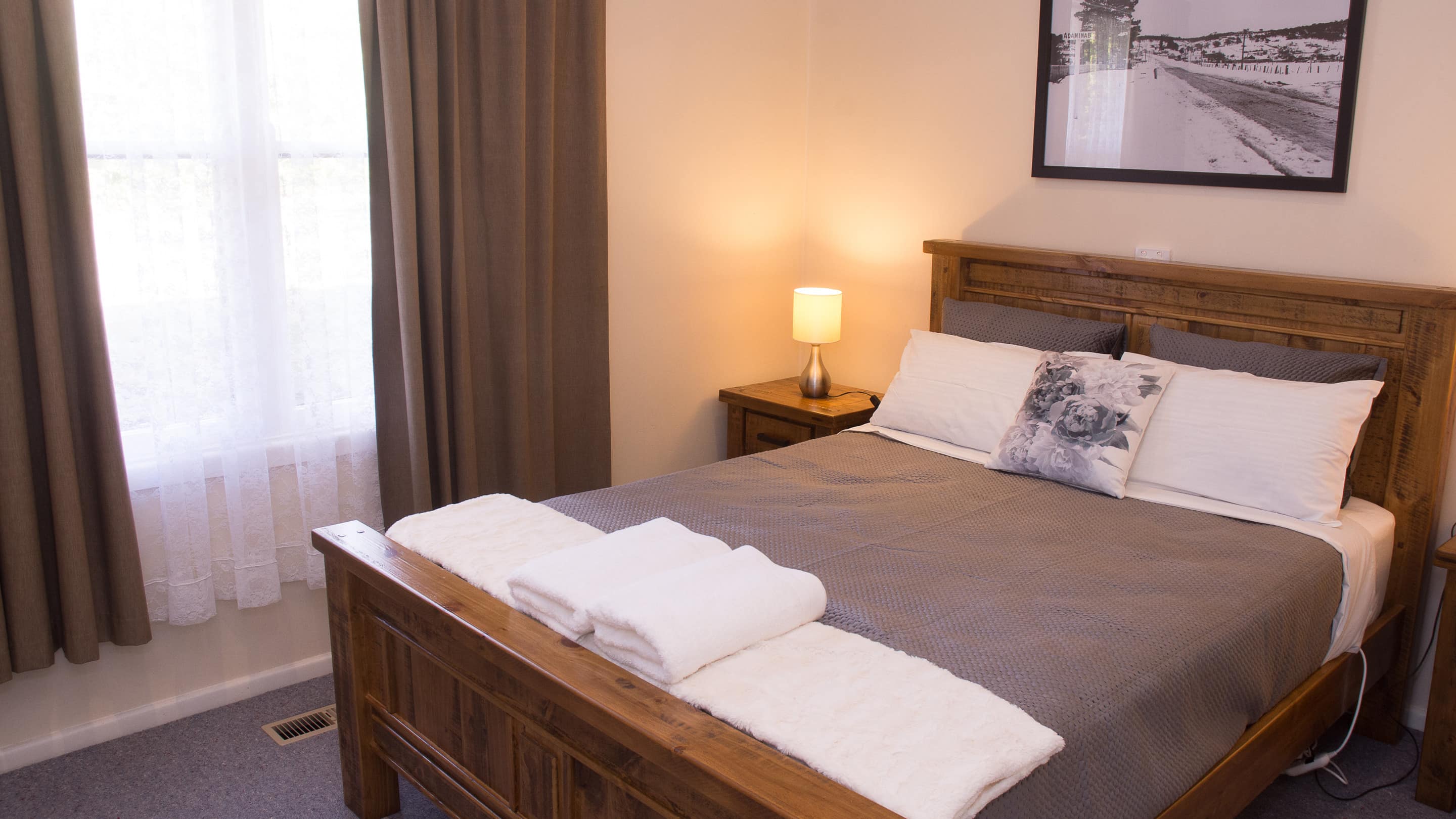 Discover natural wonders, museums and outdoor adventure with Cooma accommodation