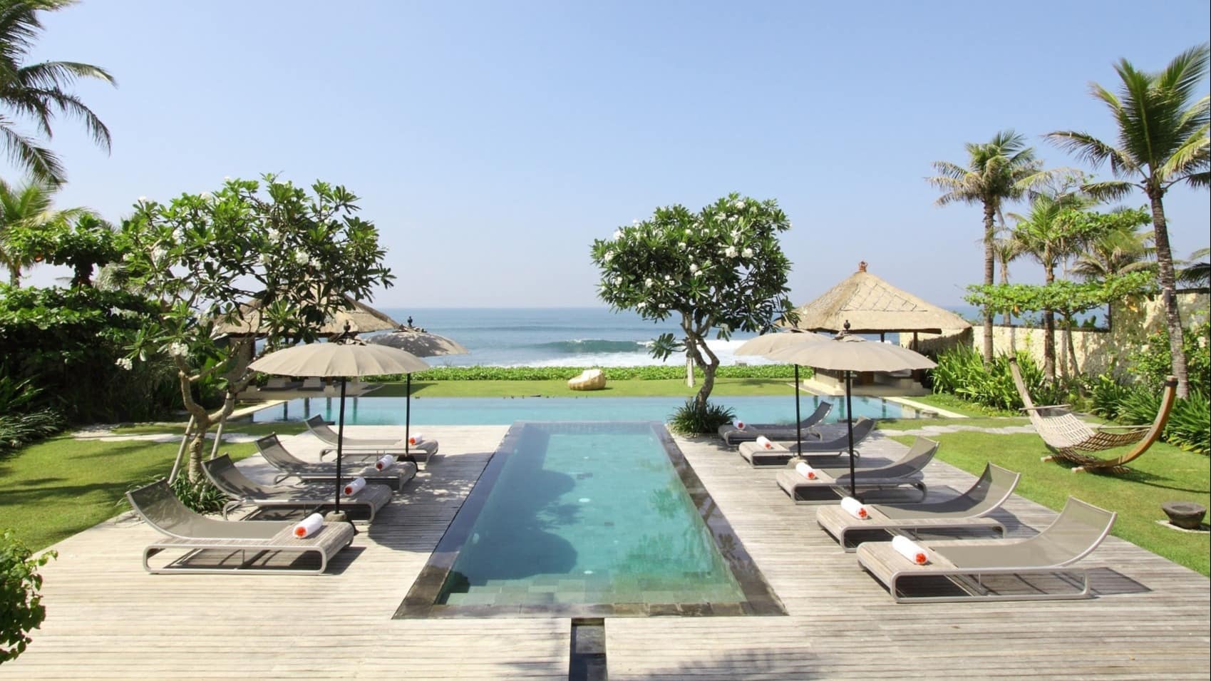 Villas in Bali near temples, caves and glorious beaches