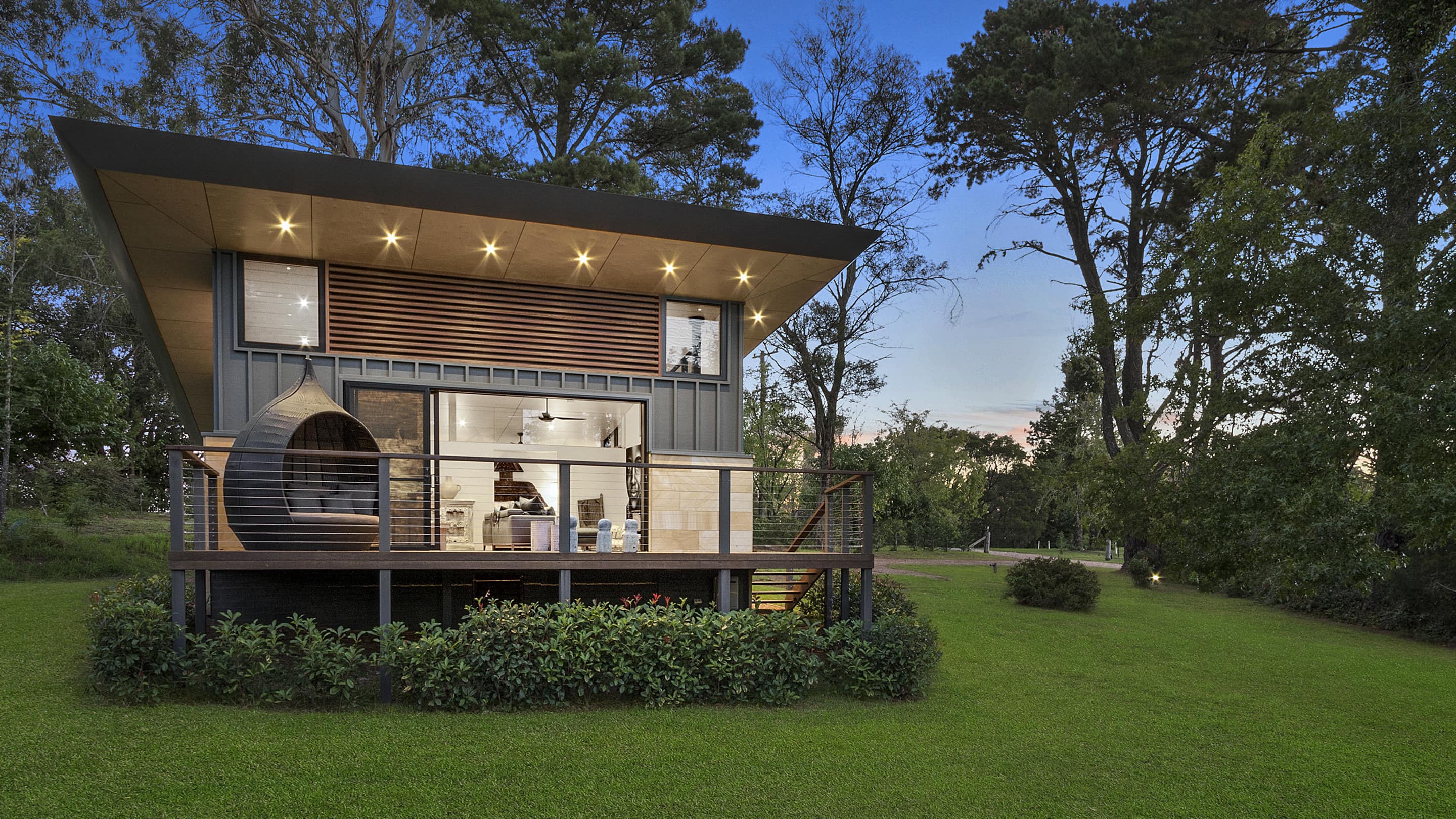 Finding romantic stays, from treehouses to love cabins